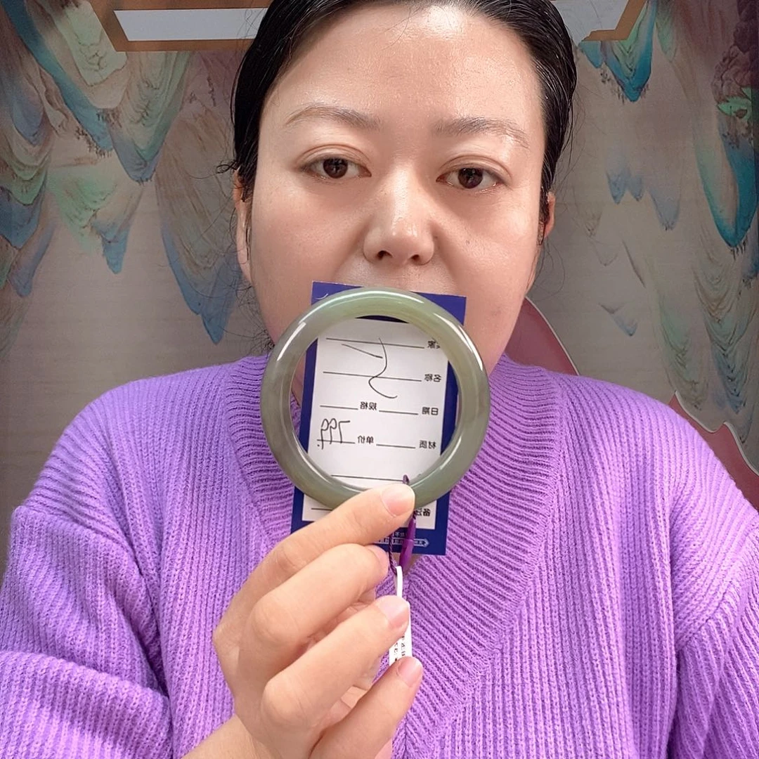 和田玉手镯未镶嵌风**动