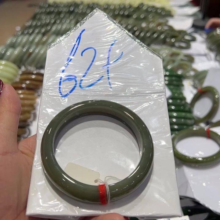 和田玉（糖玉）手镯未镶嵌用****5