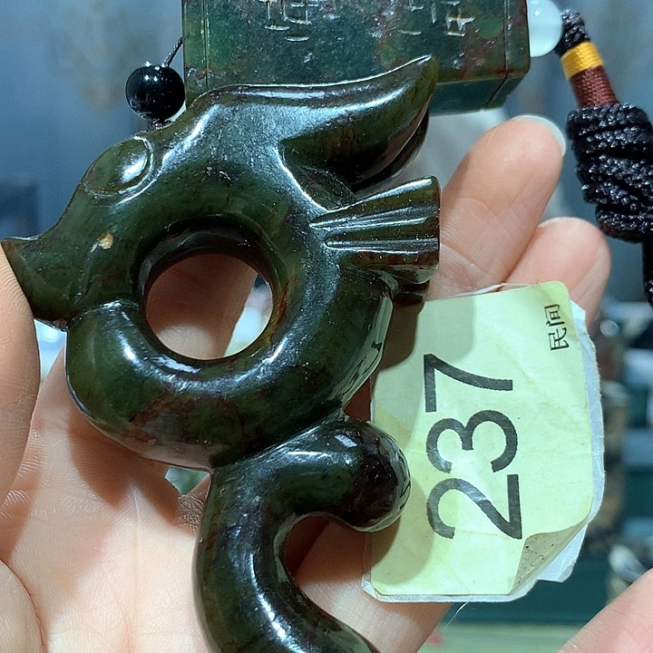 和田玉未镶嵌车挂