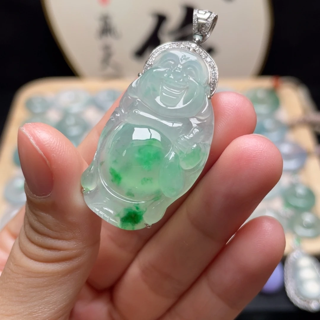 翡翠18K金镶嵌颈饰佛公