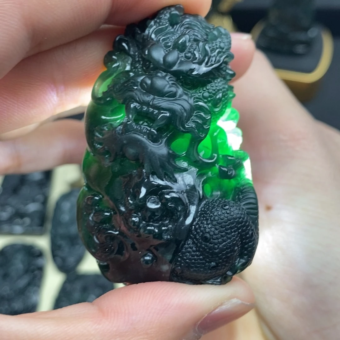 翡翠吊坠(不含链)未镶嵌立体龙牌
