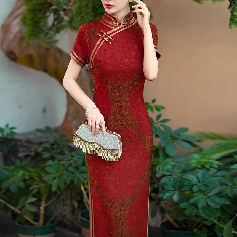 五一喜婆婆婚宴装2025新款夏季高贵年轻红色旗袍妈妈礼服平时可穿