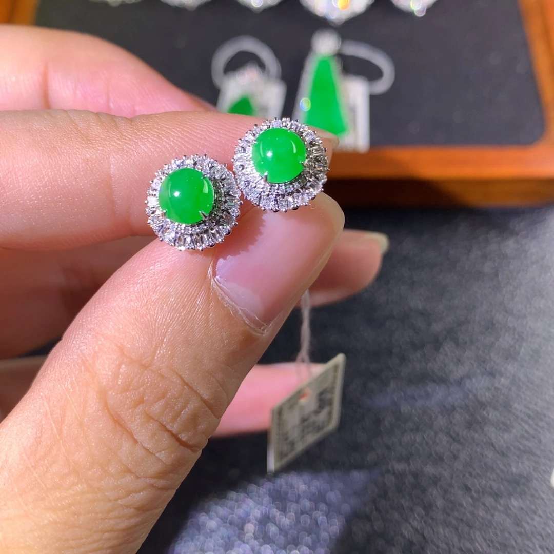 翡翠18K金镶嵌耳饰翡翠