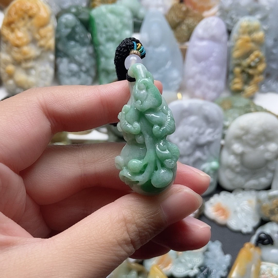 翡翠未镶嵌颈饰翡翠