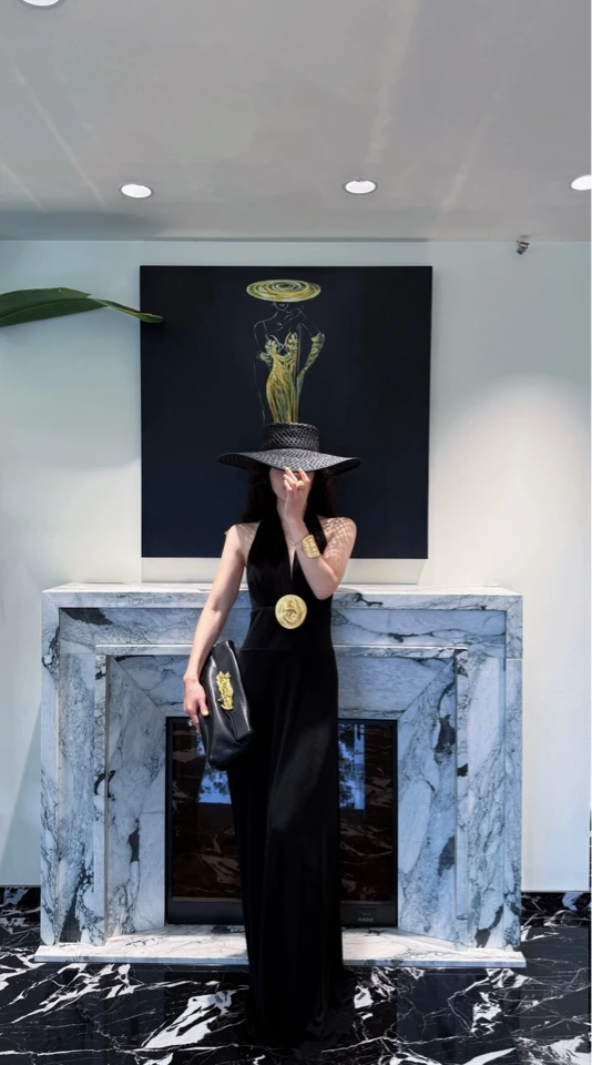 MIRROR 【涛姐精选】金马影后深V挂脖收腰连衣裙