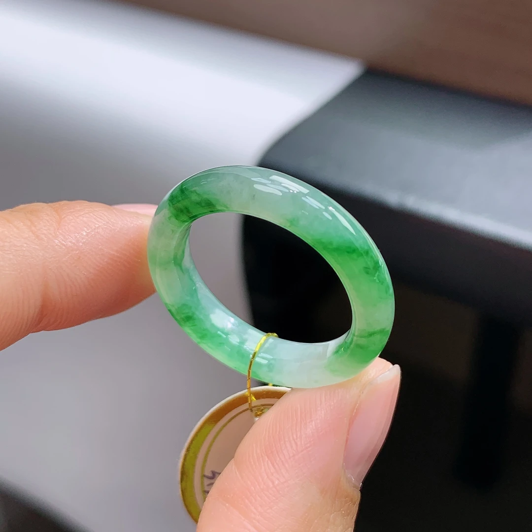 20-21号圈天然缅甸翡翠A货飘绿翡翠戒指19.2*5*3.7mm
