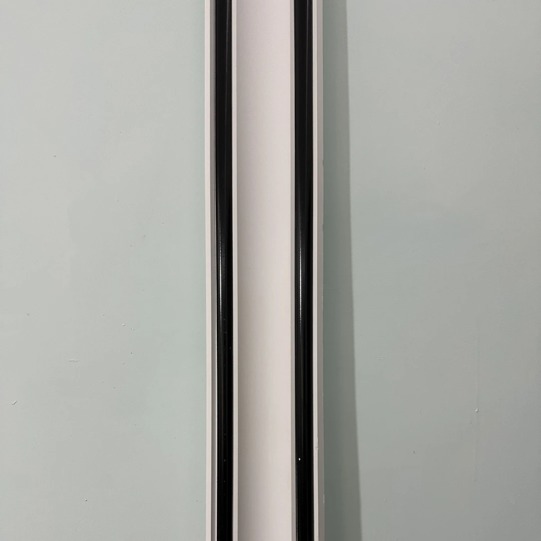 黑白石膏线条角线