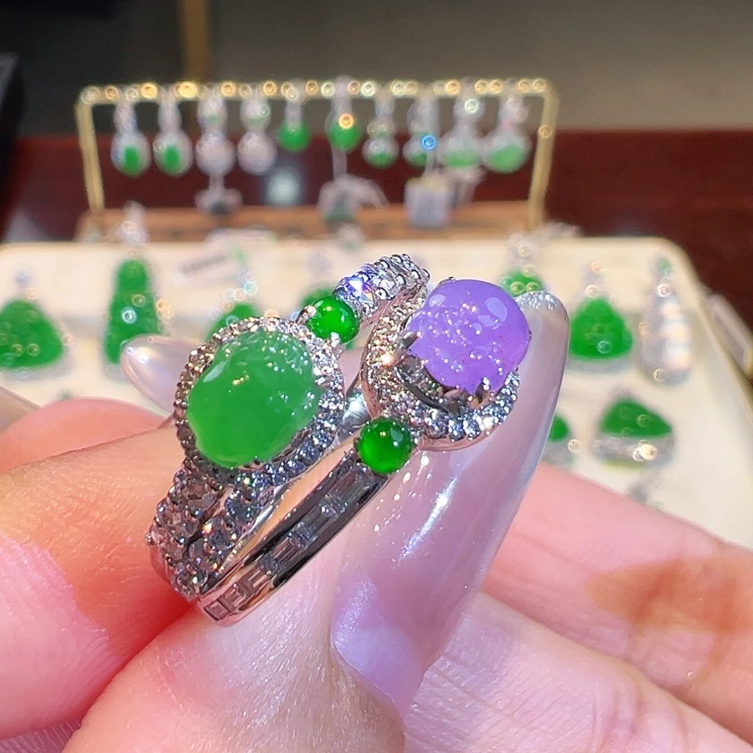 翡翠戒指18K金镶嵌翡翠