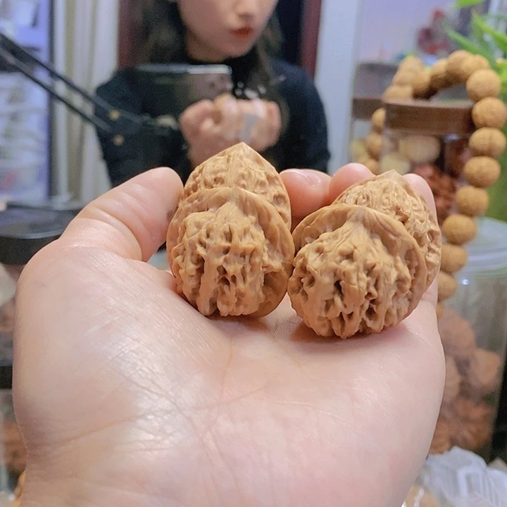 【闪购商品】文玩核桃把件?崔凯天地