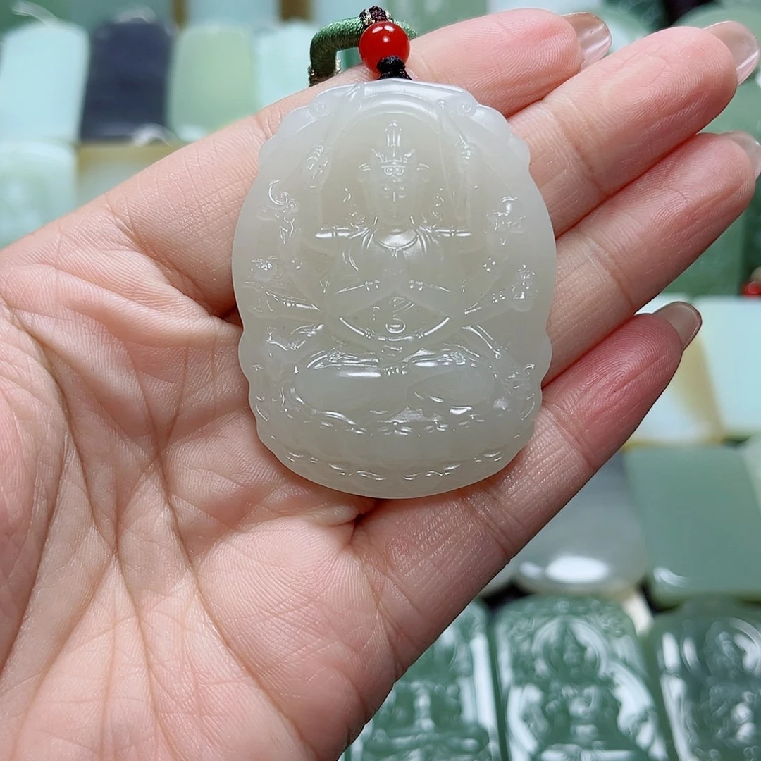 L***o和田玉（糖玉）未镶嵌颈饰