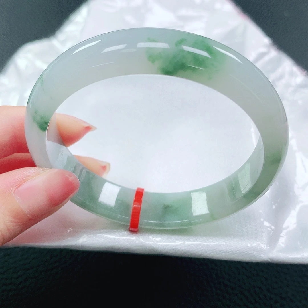 翡翠手镯未镶嵌53圈