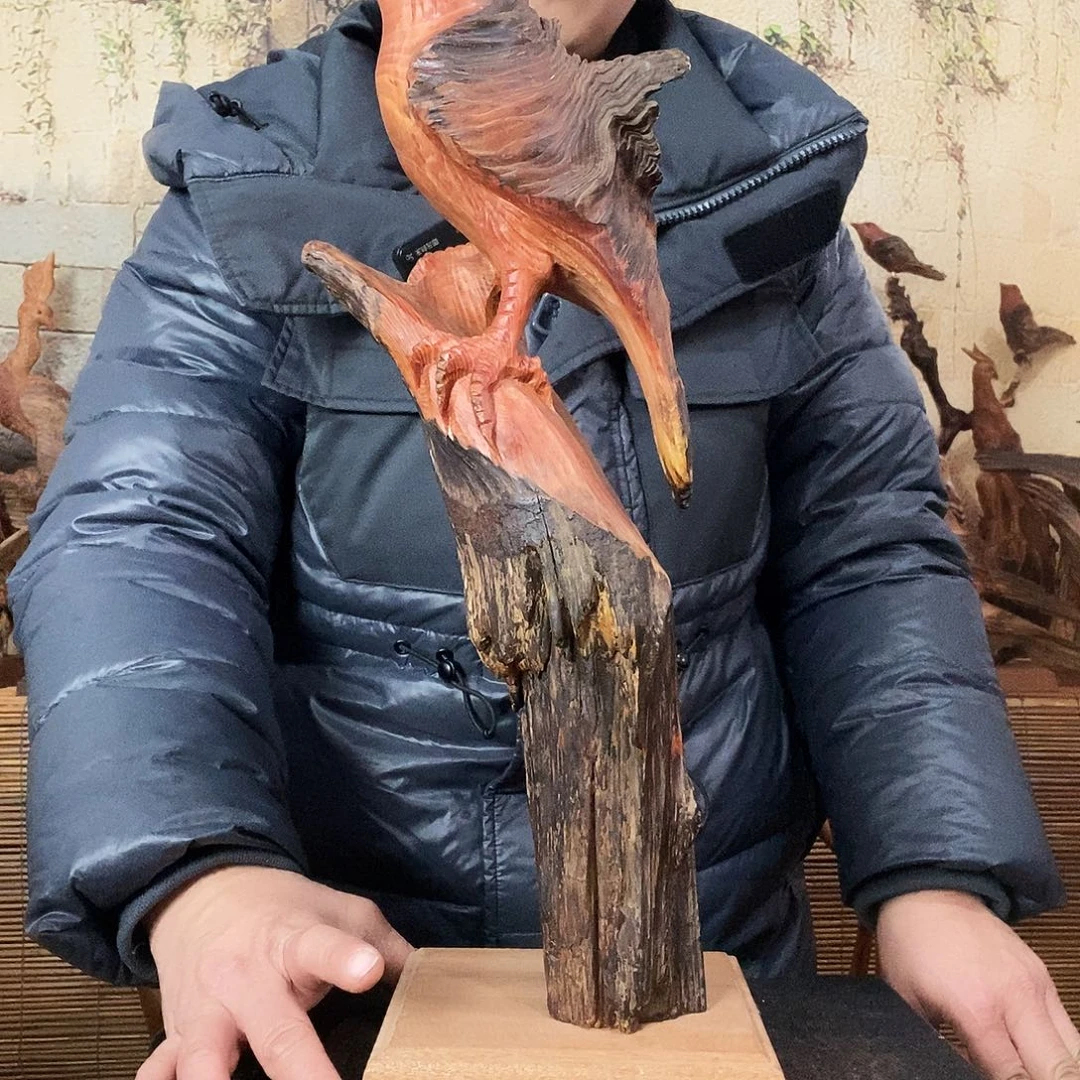 松木不***、琥珀木随行巧雕