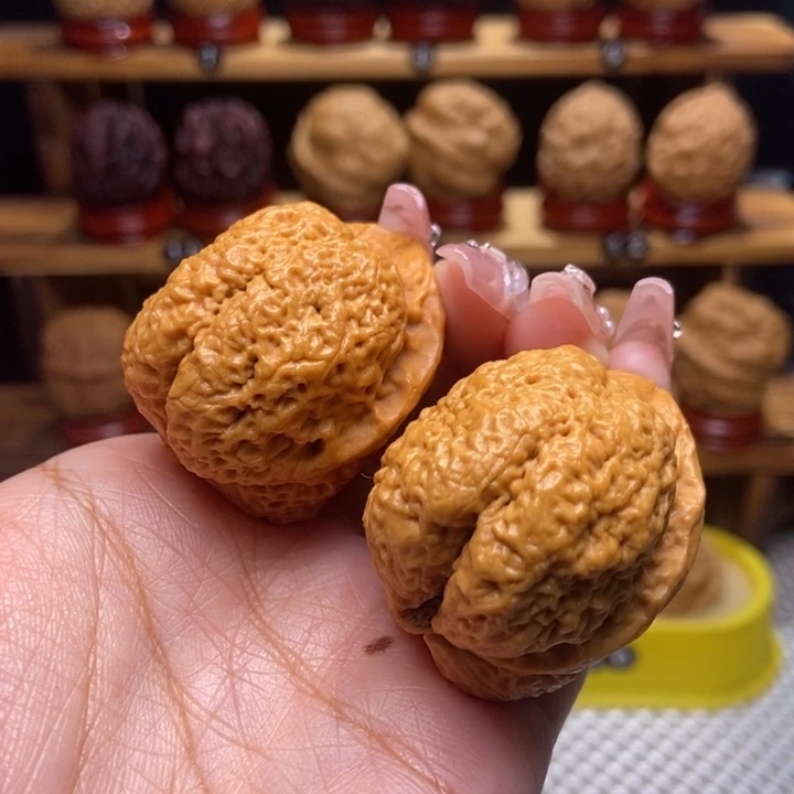 文玩核桃吊坠山羊39