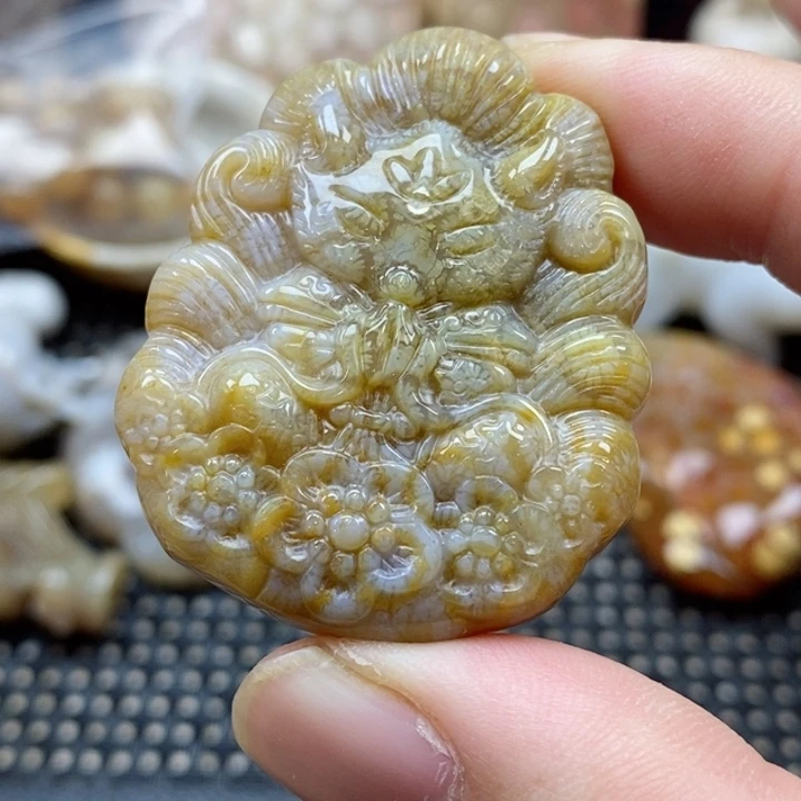 硅化珊瑚（珊瑚玉）颈饰未镶嵌