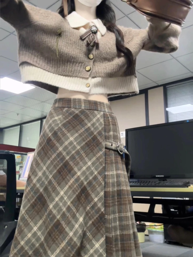 2025秋季新款学院风Polo领假两件毛衣气质收腰格纹半身长裙两件套