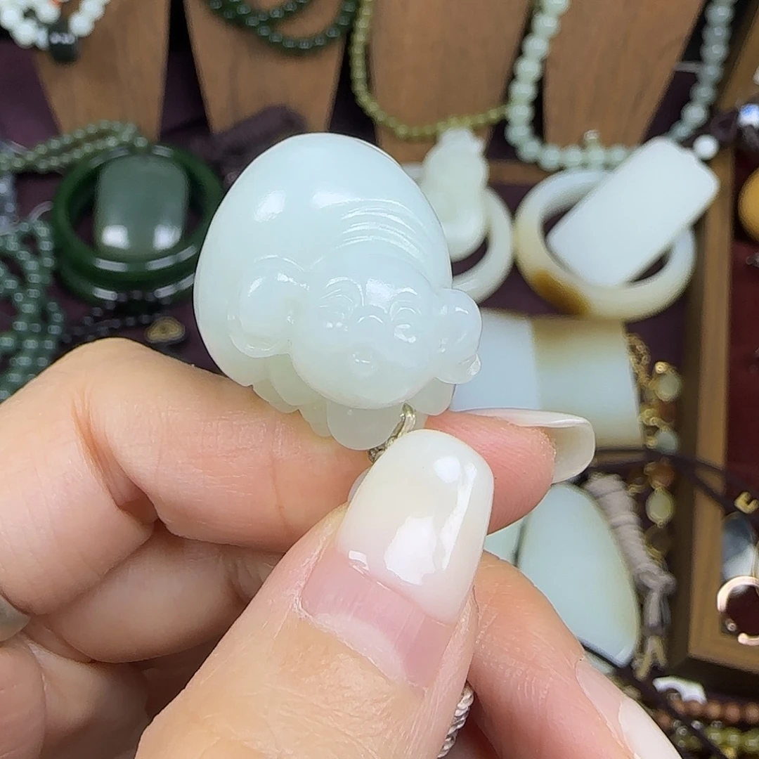 和田玉未镶嵌颈饰