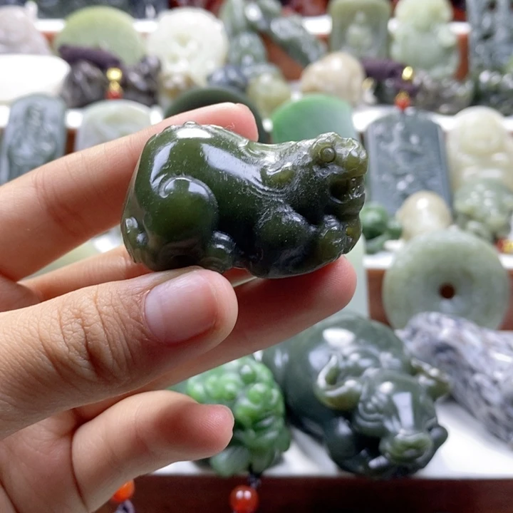 和田玉颈饰未镶嵌