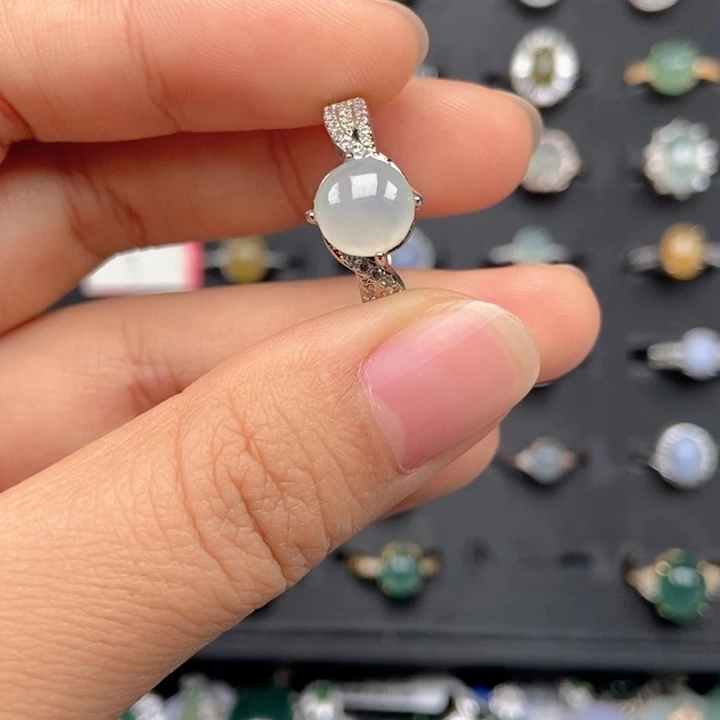 翡翠未镶嵌戒指戒指