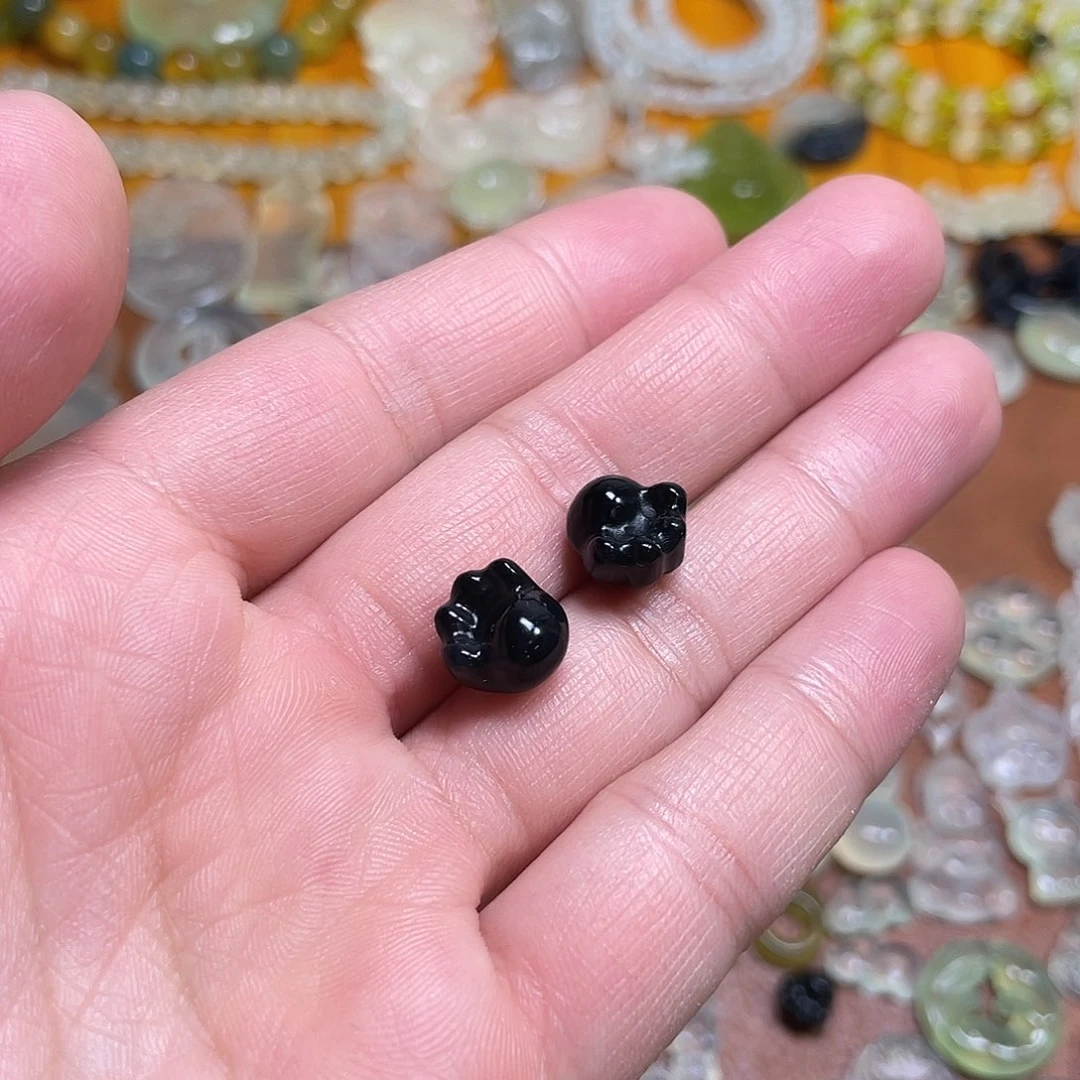 蛇纹石玉吊坠未镶嵌涵*?