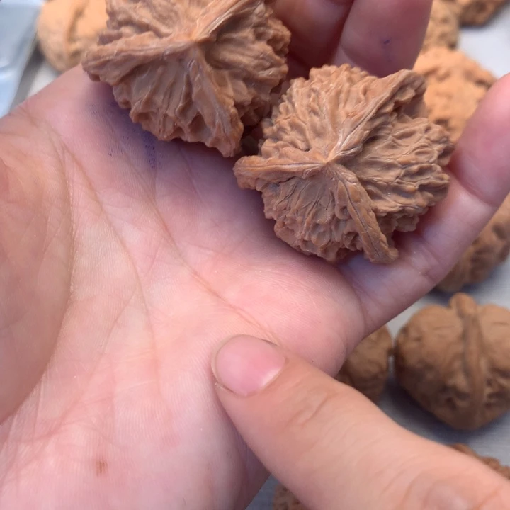 文玩核桃把件盘山三棱38