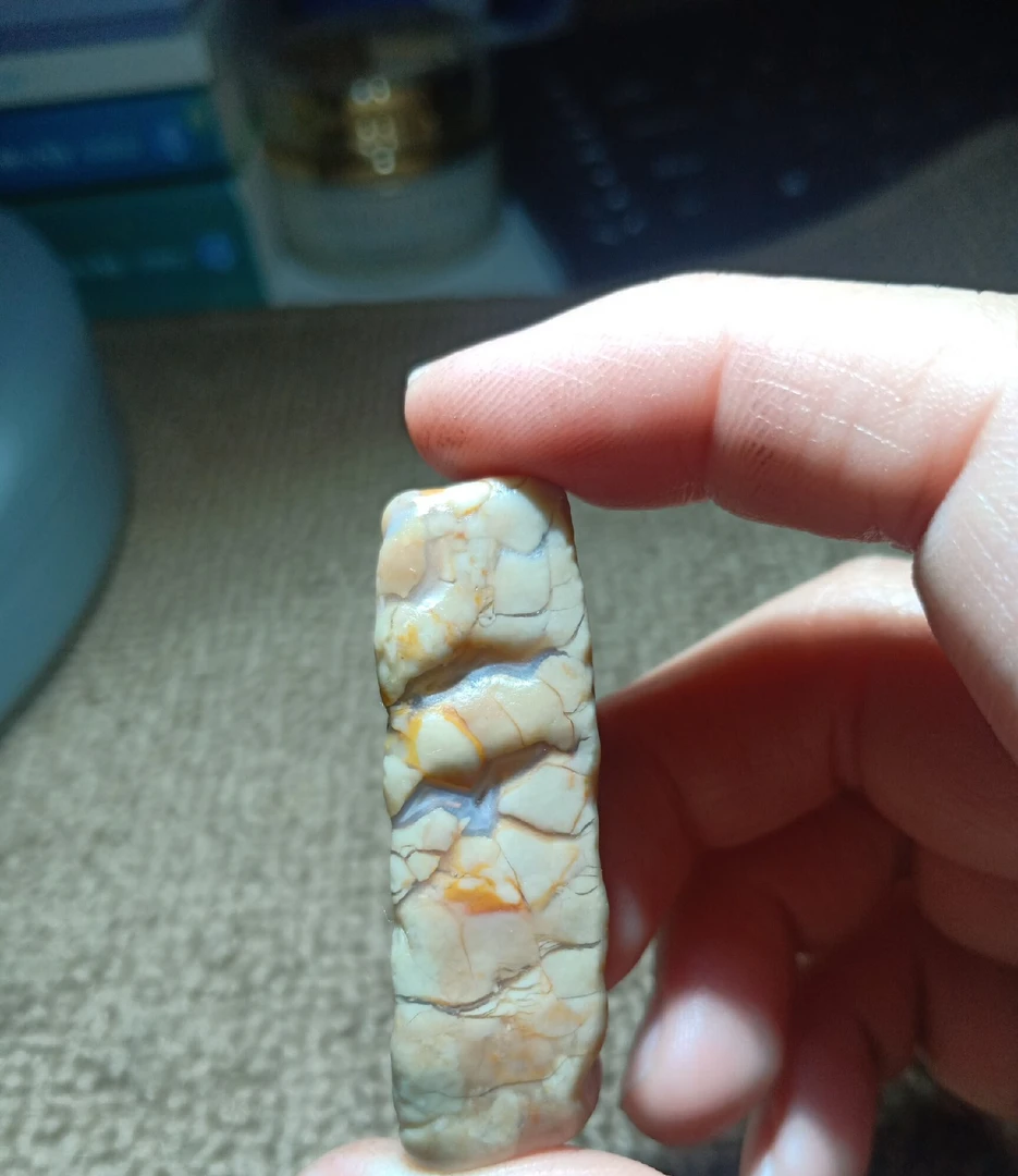 阿拉善奇石彩玉原石