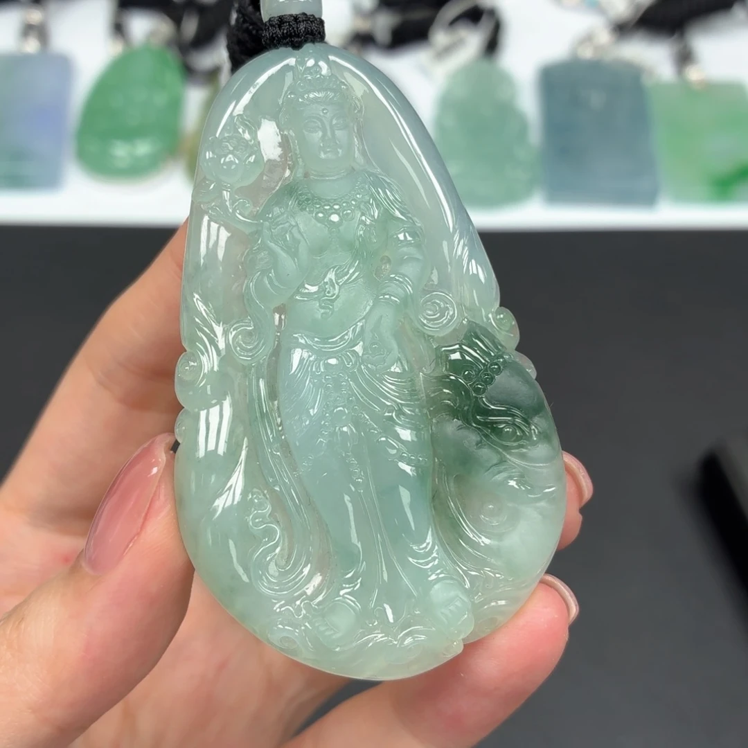 周***彩翡翠未镶嵌颈饰多样性选其一发货