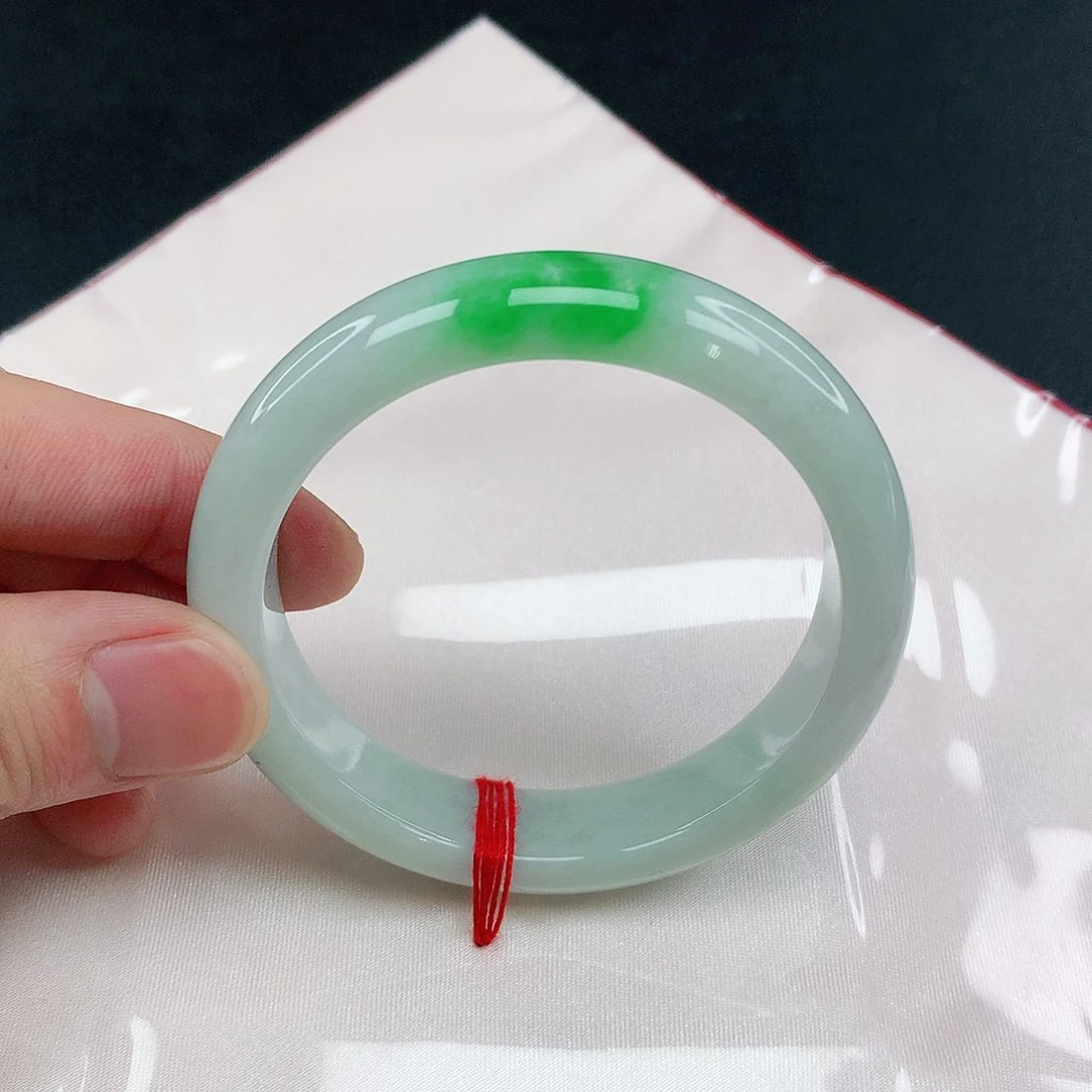 翡翠手镯未镶嵌圈52.8。1301