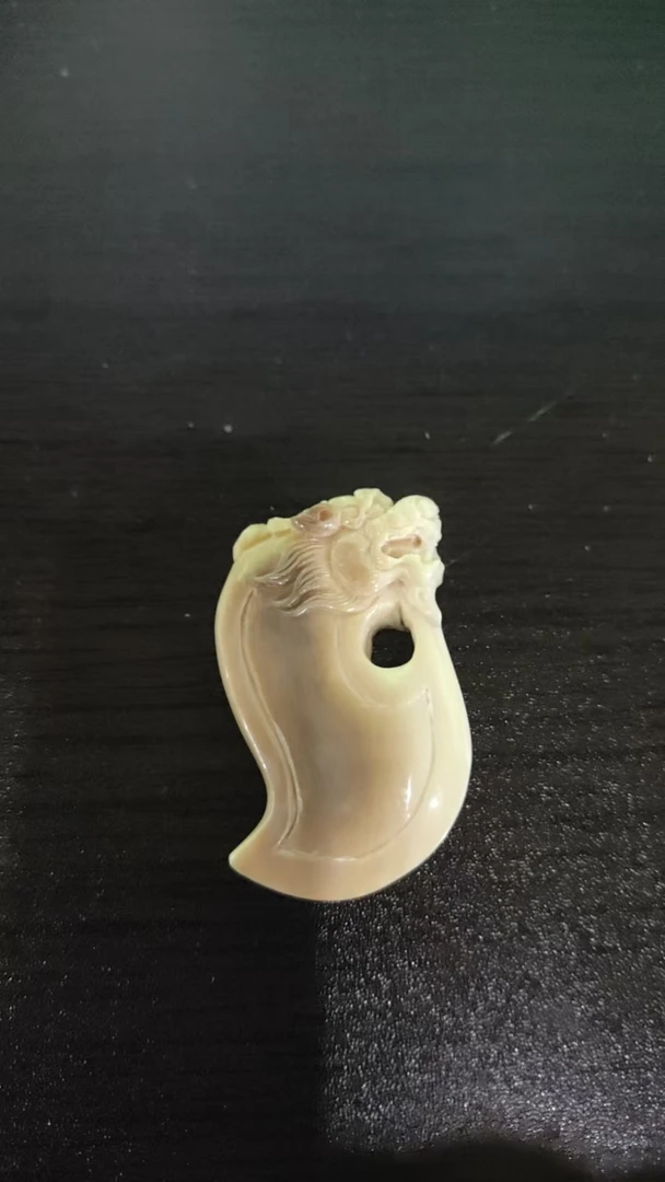 猛犸约7.8克雕刻件BC1103