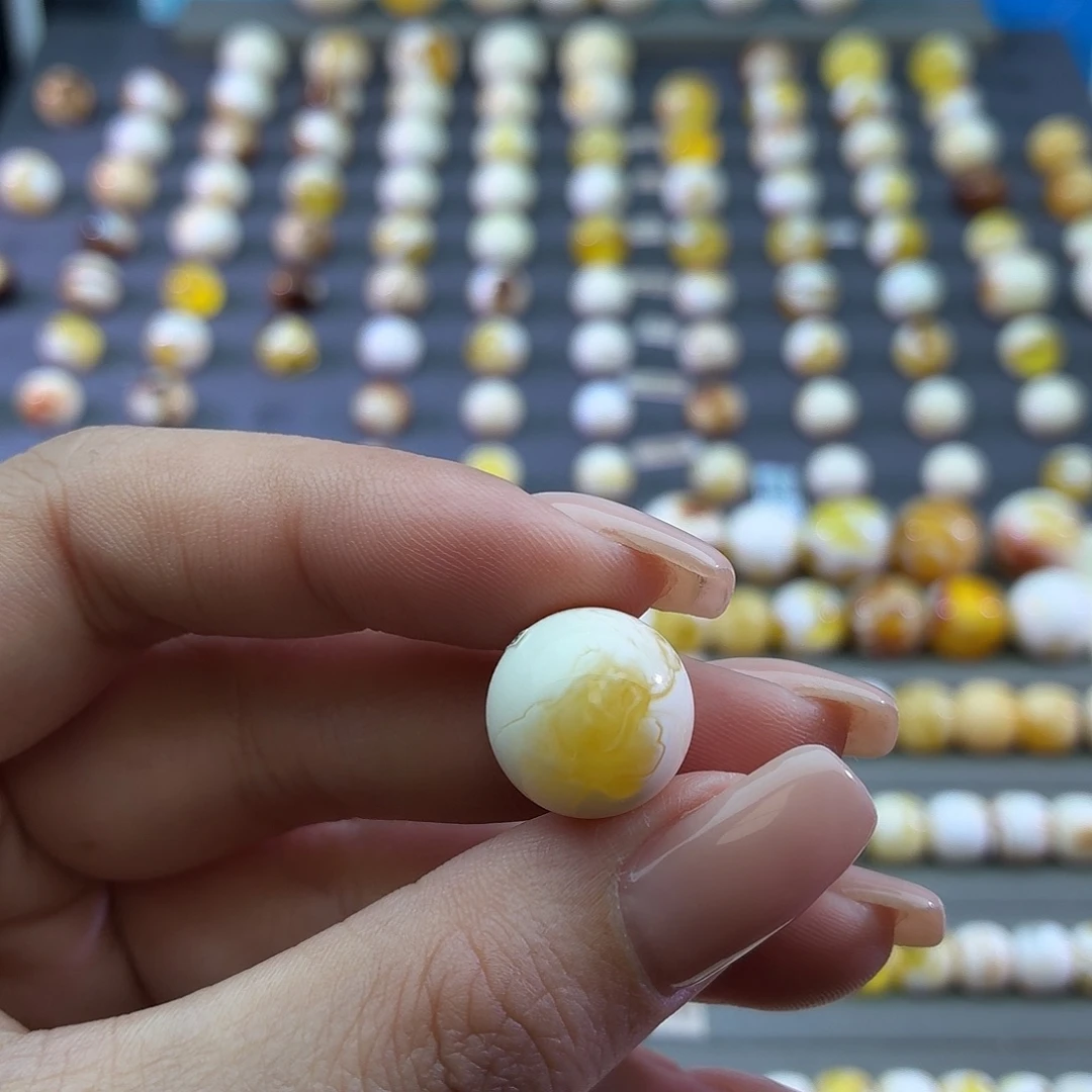 琥珀未镶嵌裸石14.6mm
