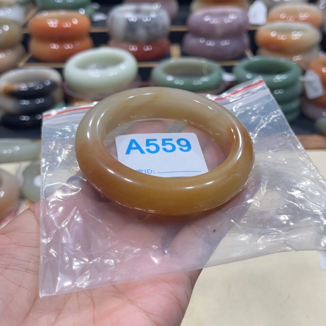 未镶嵌手镯石英岩玉野**长