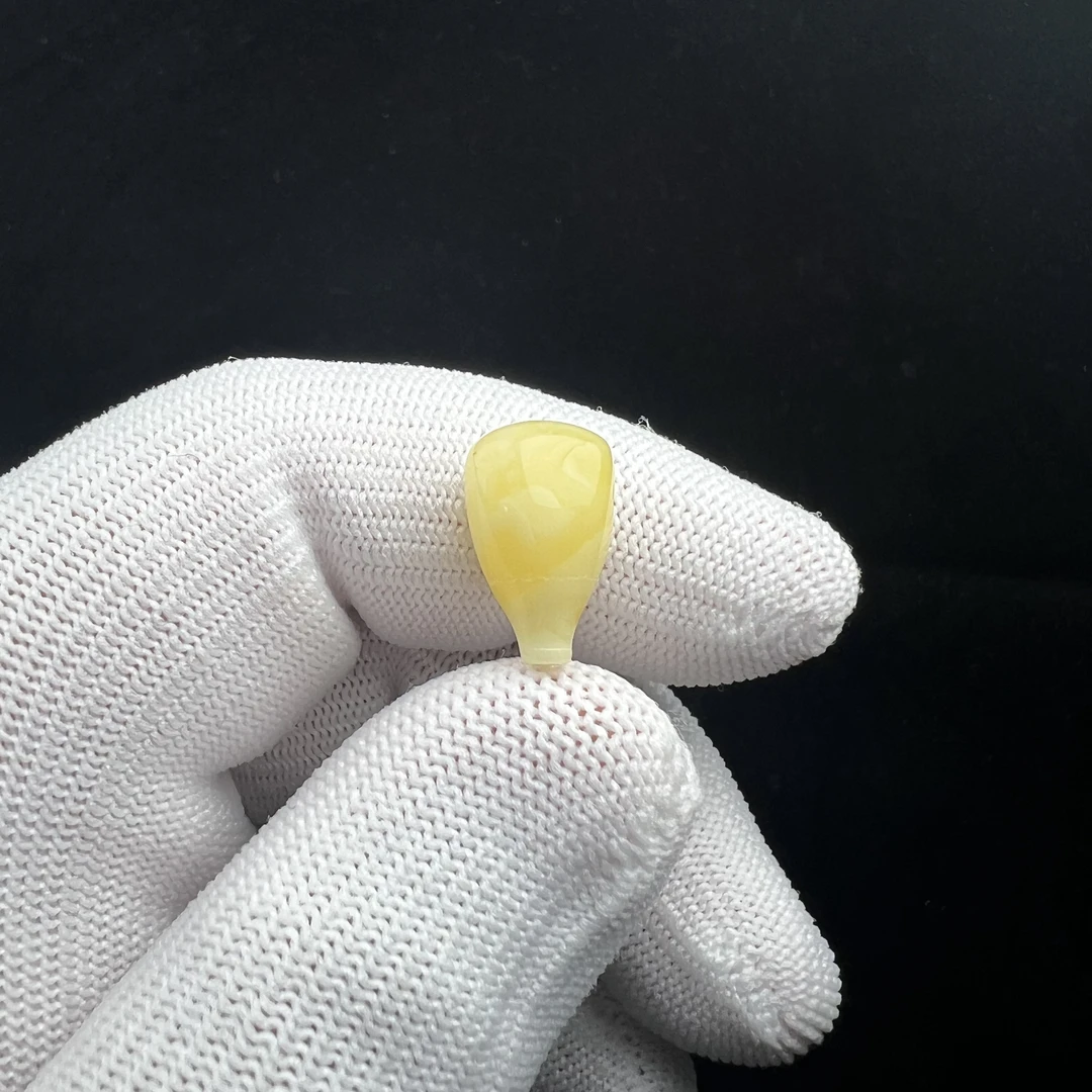 B3802天然原矿俄料蜜蜡瑕疵特价三通9.8mm支持复检