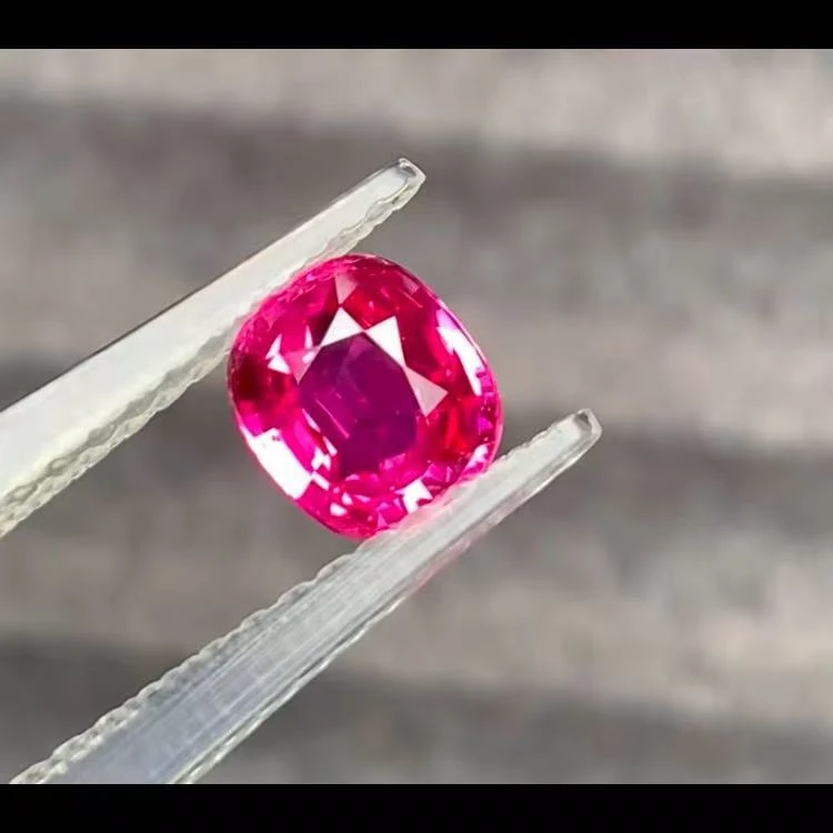 无烧红宝石 ，1.28克拉
