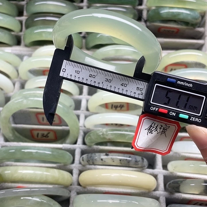 未镶嵌蛇纹石玉手镯160