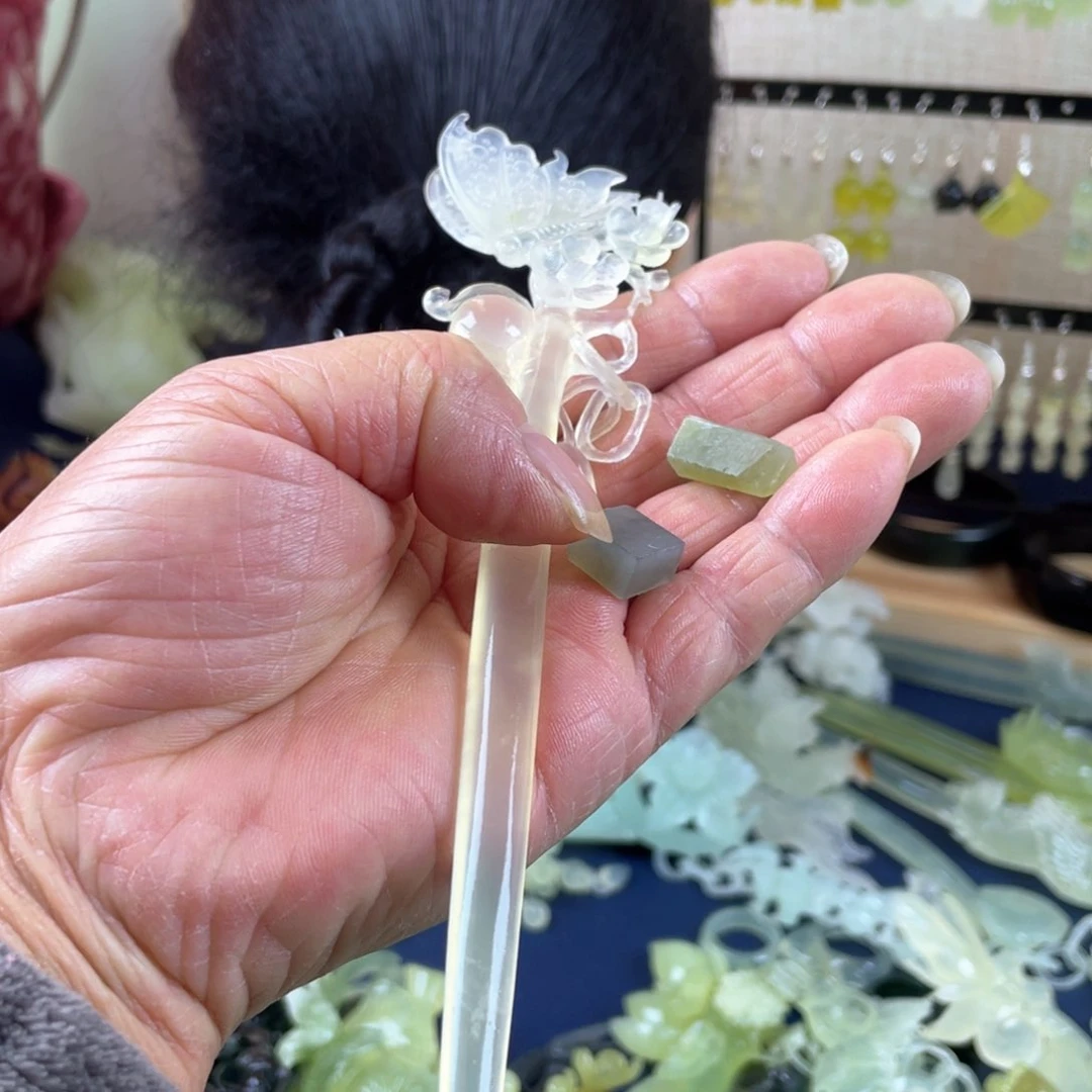 蛇纹石玉发饰未镶嵌百***瞿