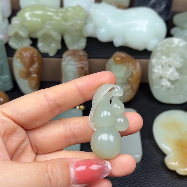 颈饰未镶嵌和田玉
