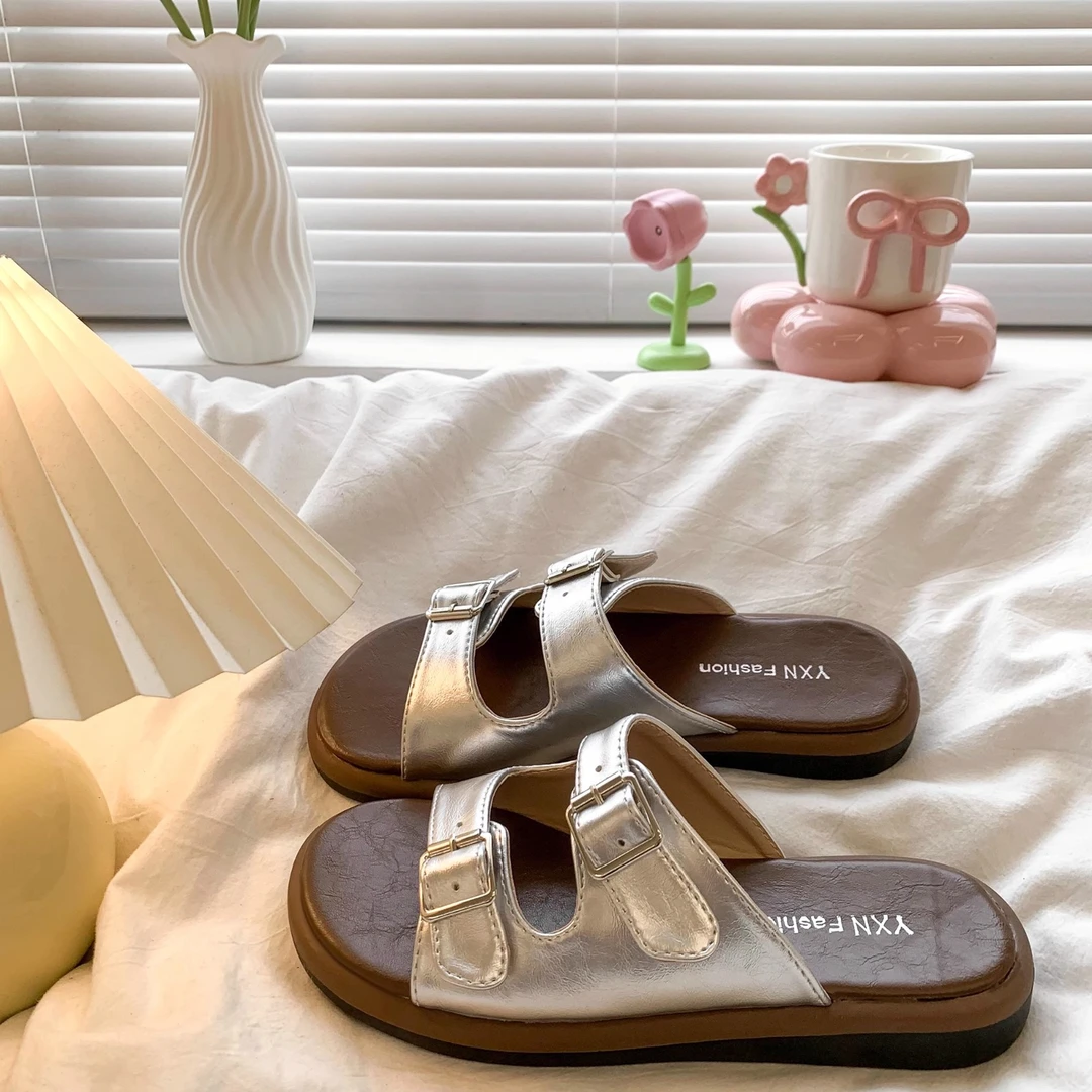 超火高级感银色勃肯拖鞋女夏外穿2025春季新款沙滩凉鞋厚底凉拖鞋