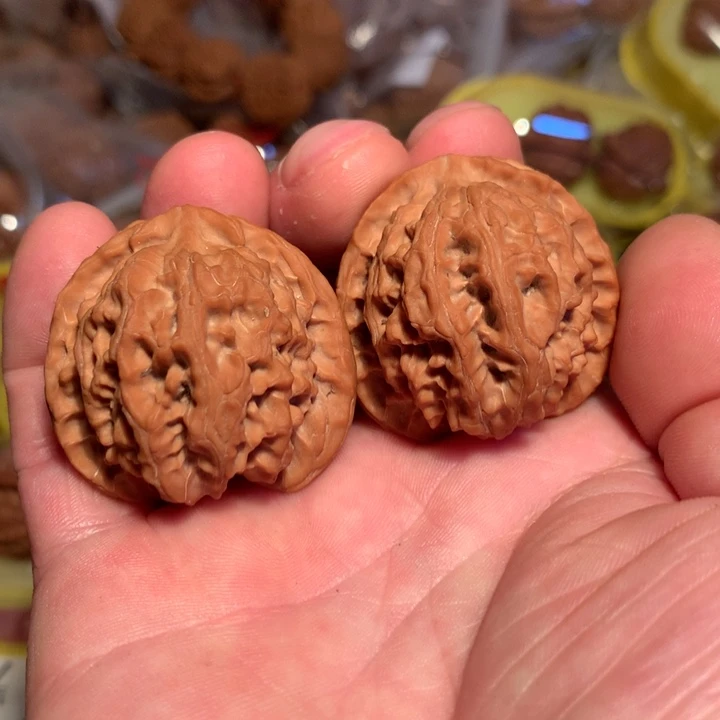 文玩核桃吊坠平果39