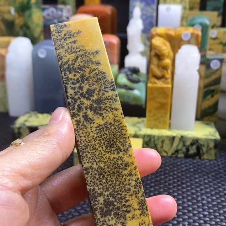 青田石地****工青田石印章石