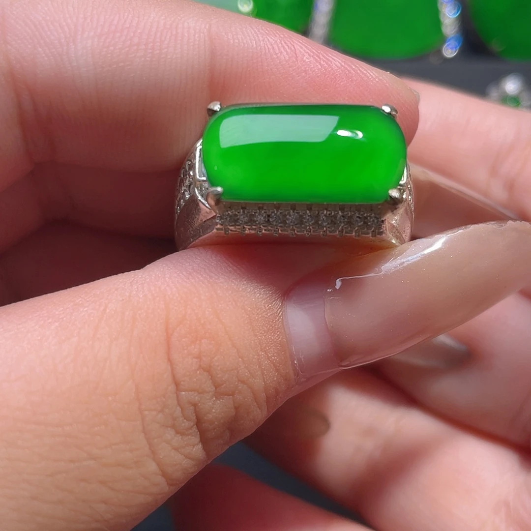 翡翠戒指未镶嵌马鞍