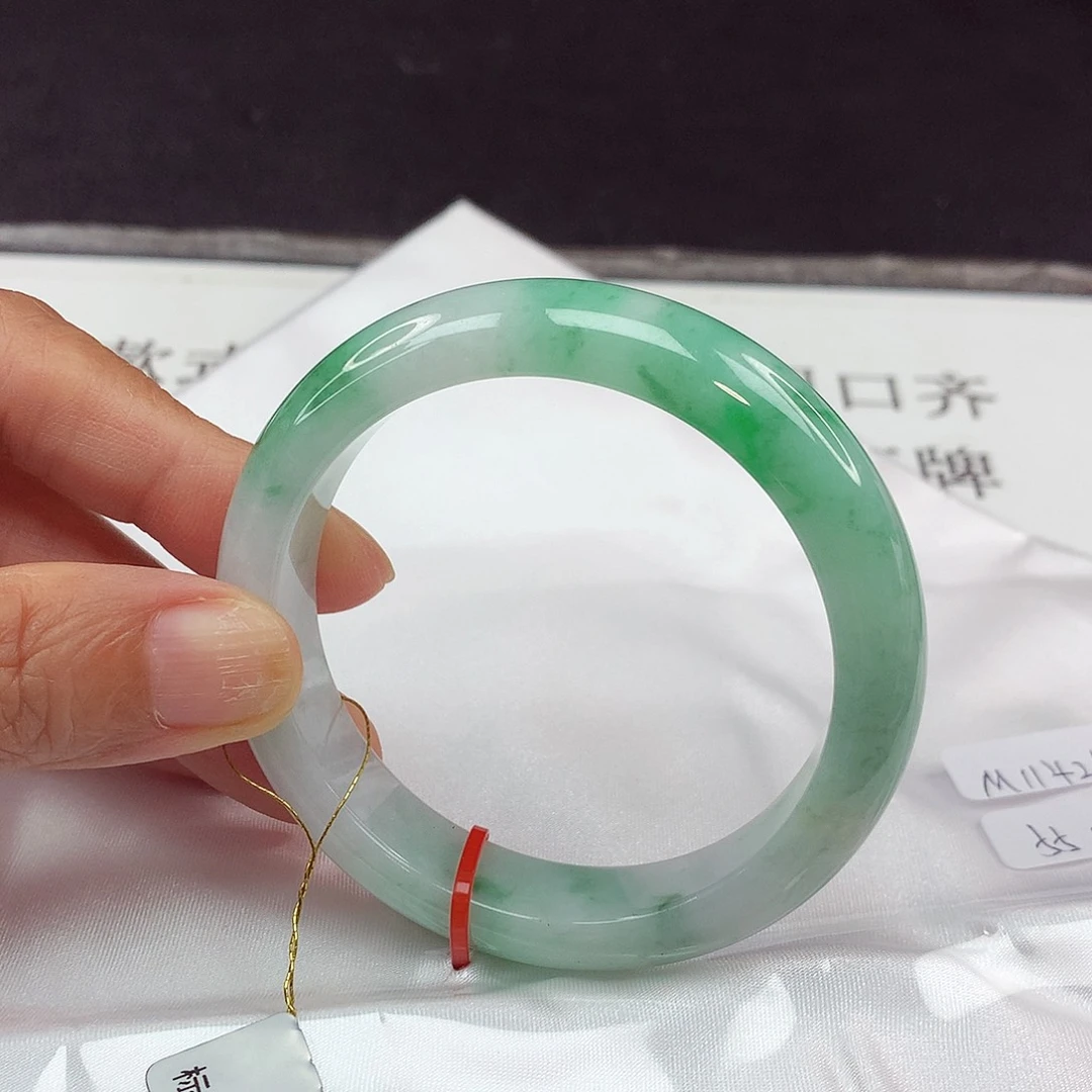 翡翠手镯未镶嵌55圈4210