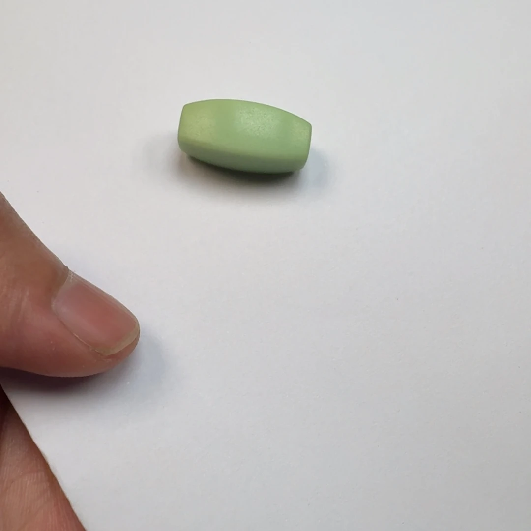 林***生石英质玉（缅黄）未镶嵌颈饰缅绿勒子