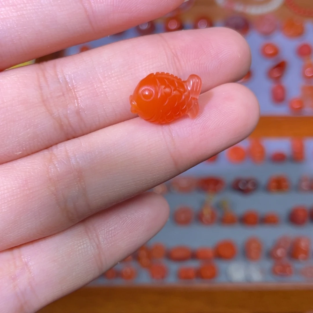 南红玛瑙小鱼通孔未镶嵌