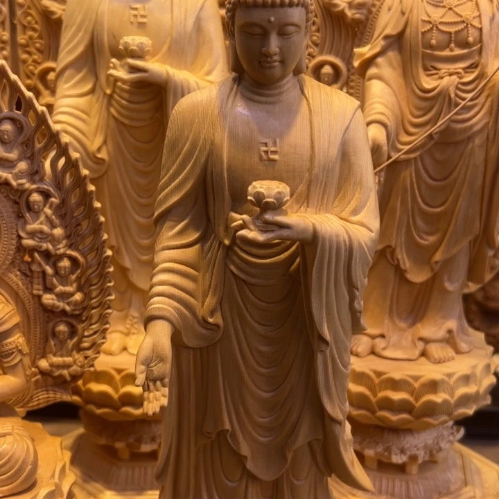 桧木佛主木结构工艺精湛