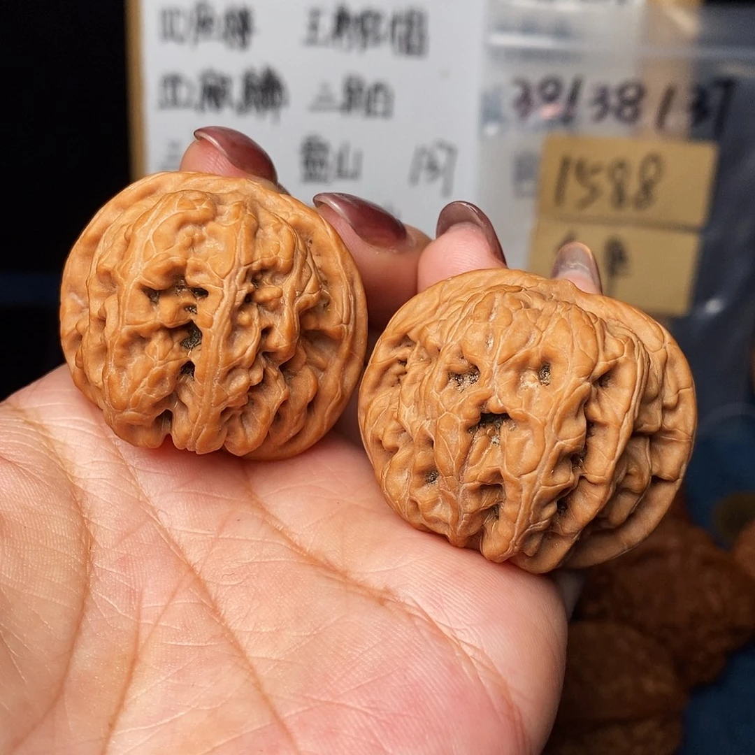 手串文玩核桃玉柱