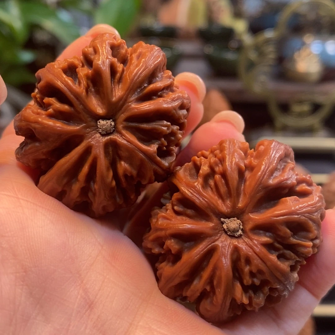 文玩核桃吊坠菊花底41.5