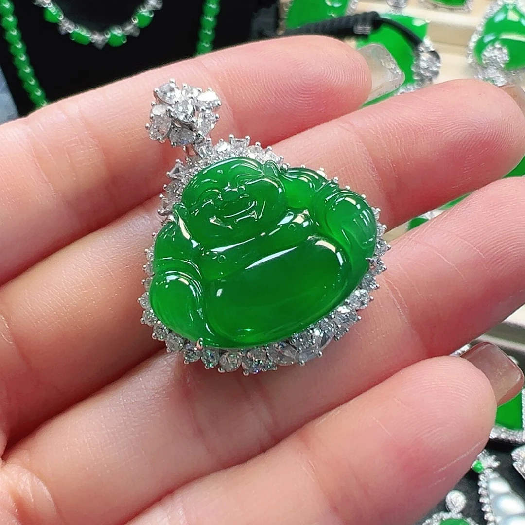 翡翠18K金镶嵌颈饰吊坠