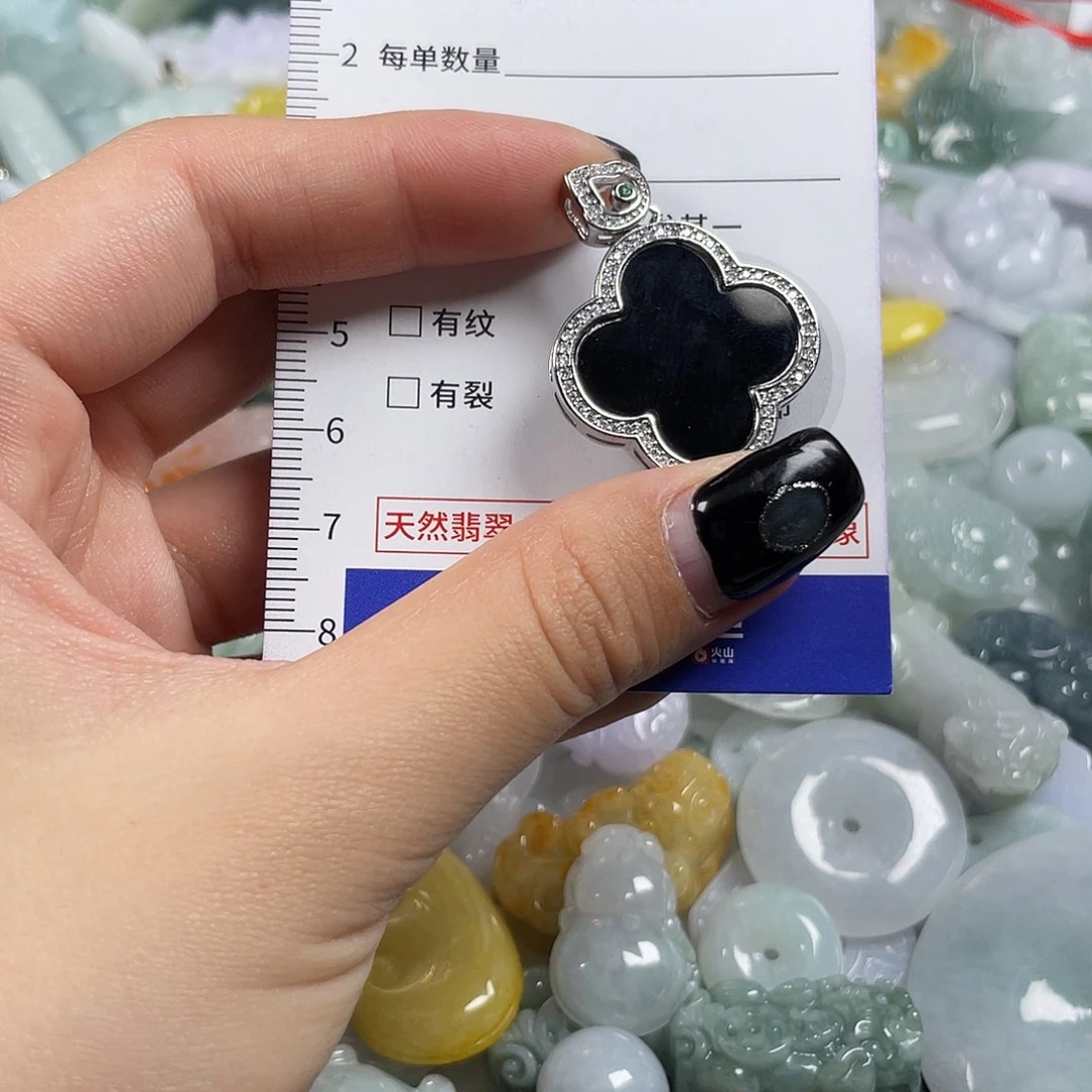 翡翠未镶嵌颈饰528
