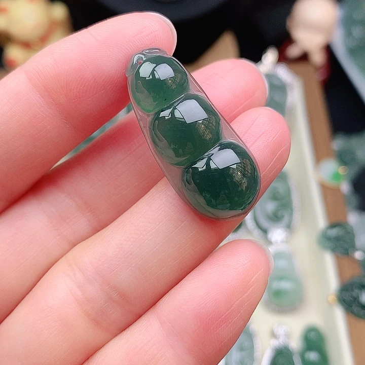 颈饰未镶嵌翡翠吊坠