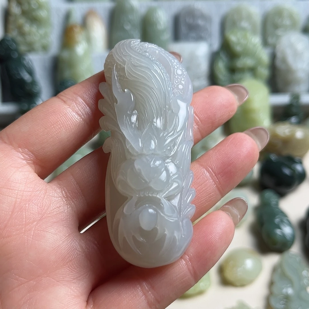 和田玉未镶嵌把件