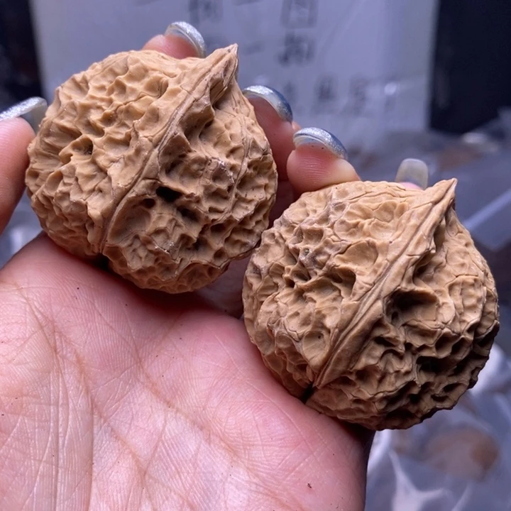 文玩核桃把件云南野生铁核桃56号43mm